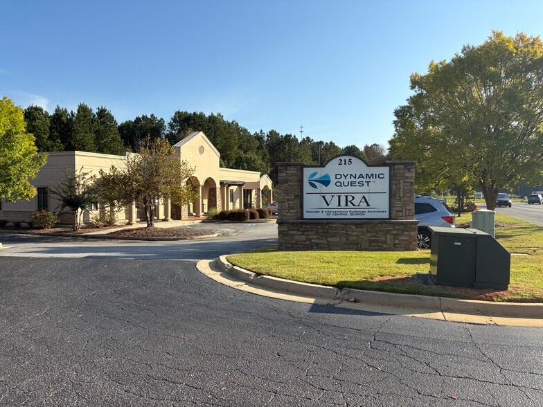 215 Sheraton Blvd, Macon-Bibb, GA à vendre - Photo du bâtiment - Image 2 de 19