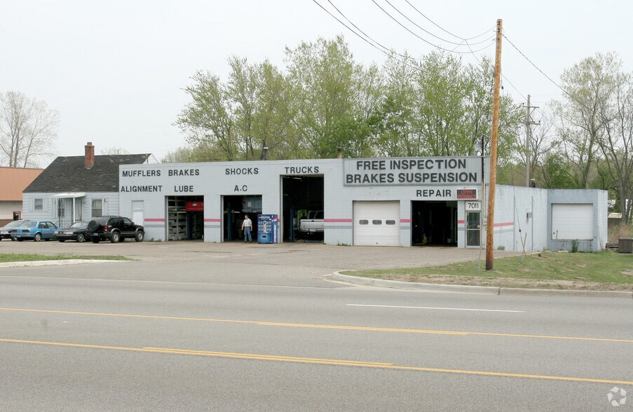 7007 S Cedar St, Lansing, MI for sale - Building Photo - Image 3 of 3
