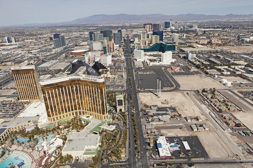 3965 Las Vegas Blvd S, Las Vegas, NV à vendre - Photo du bâtiment - Image 2 de 3