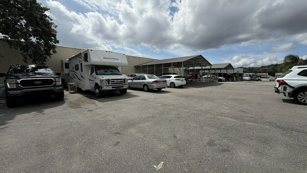 3167-3183 E Thousand Oaks Blvd, Thousand Oaks, CA for lease Building Photo- Image 1 of 6