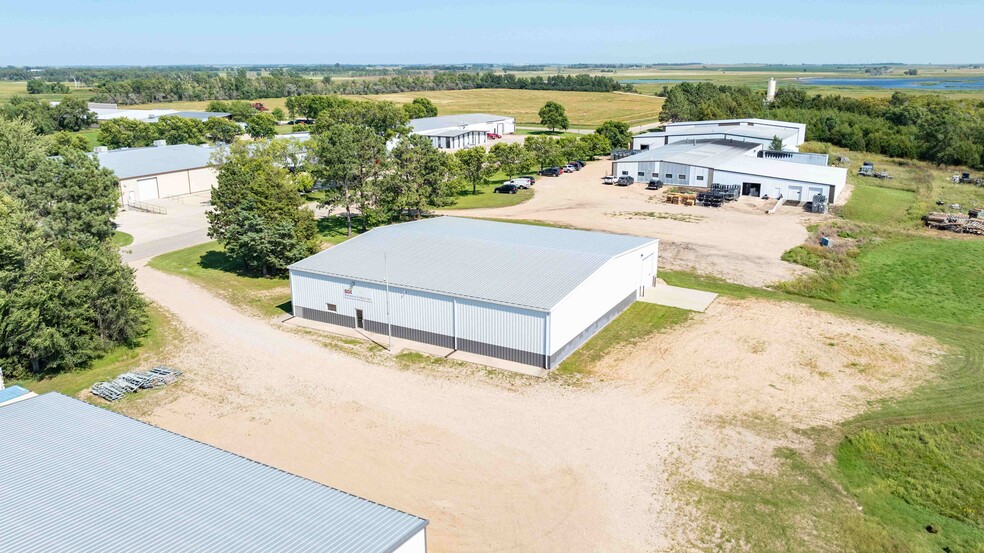 601 4th St, De Smet, SD for lease - Aerial - Image 2 of 12