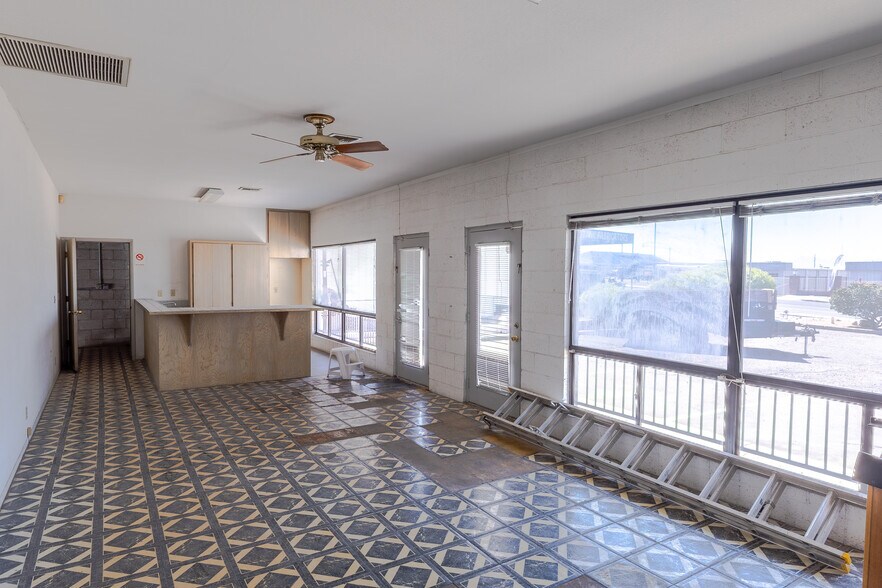 1647 Industrial blvd, Lake Havasu City, AZ à louer - Photo intérieure - Image 2 de 11