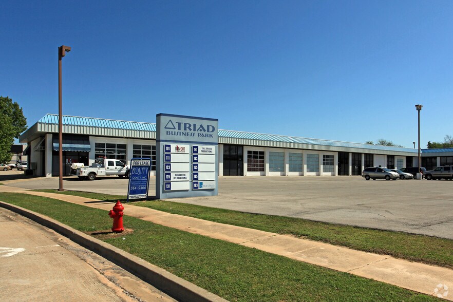 101-193 Triad Village Dr, Norman, OK à louer - Photo principale - Image 3 de 11