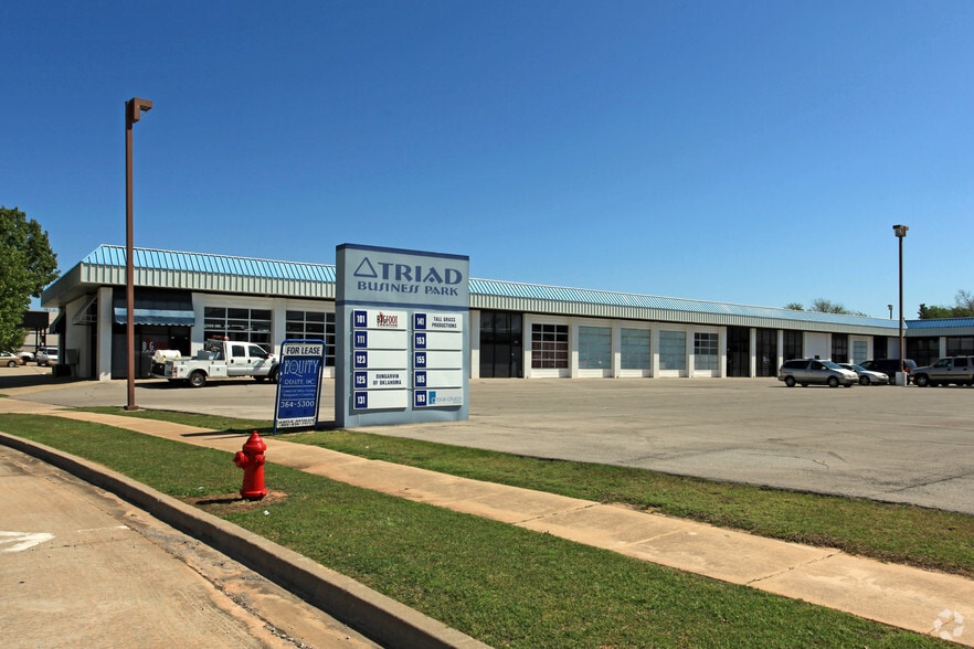 101-193 Triad Village Dr, Norman, OK for lease - Primary Photo - Image 1 of 11