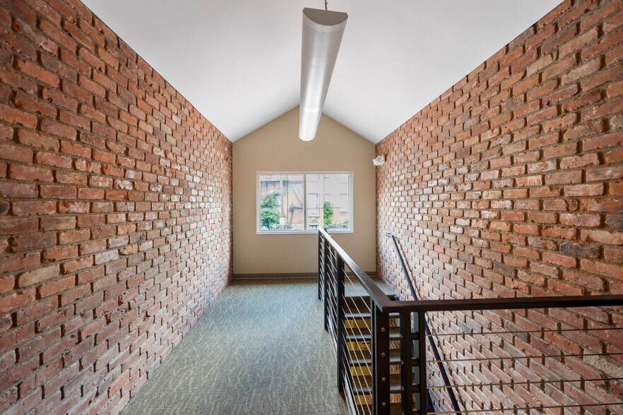 2181 Victory Pky, Cincinnati, OH for sale - Building Photo - Image 3 of 7