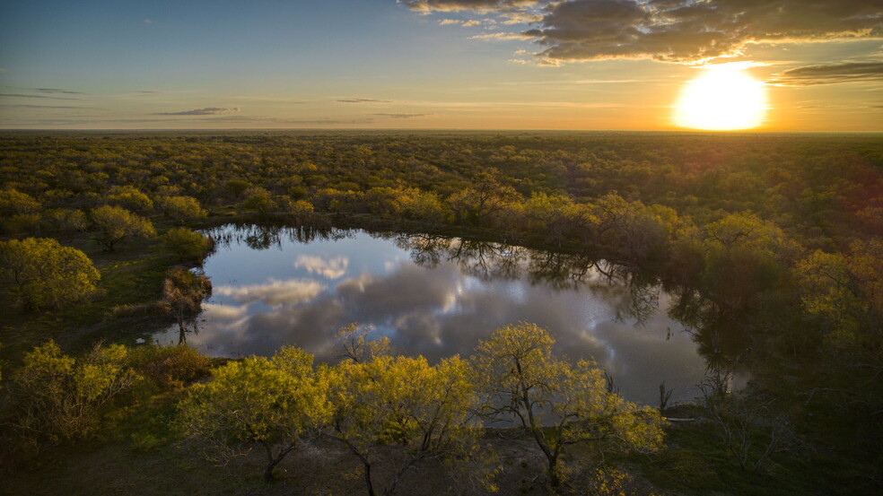 County Road 422, Pleasanton, TX à vendre - Photo principale - Image 1 de 26