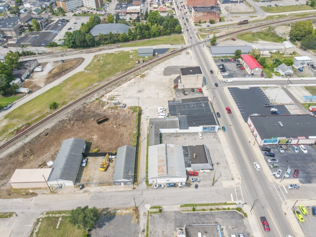 1553 Broad St, New Castle, IN for lease Primary Photo- Image 1 of 20