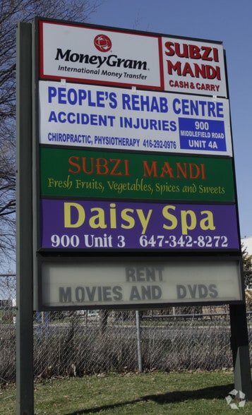 900 Middlefield Rd, Toronto, ON à louer - Photo du bâtiment - Image 3 de 4