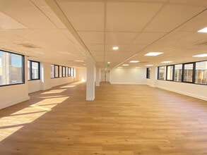 148-156 Rue Gallieni, Boulogne-Billancourt for sale Interior Photo- Image 1 of 4