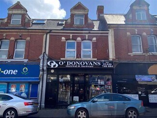 Plus de détails pour 76 High St, Barry - Commerce de détail à louer