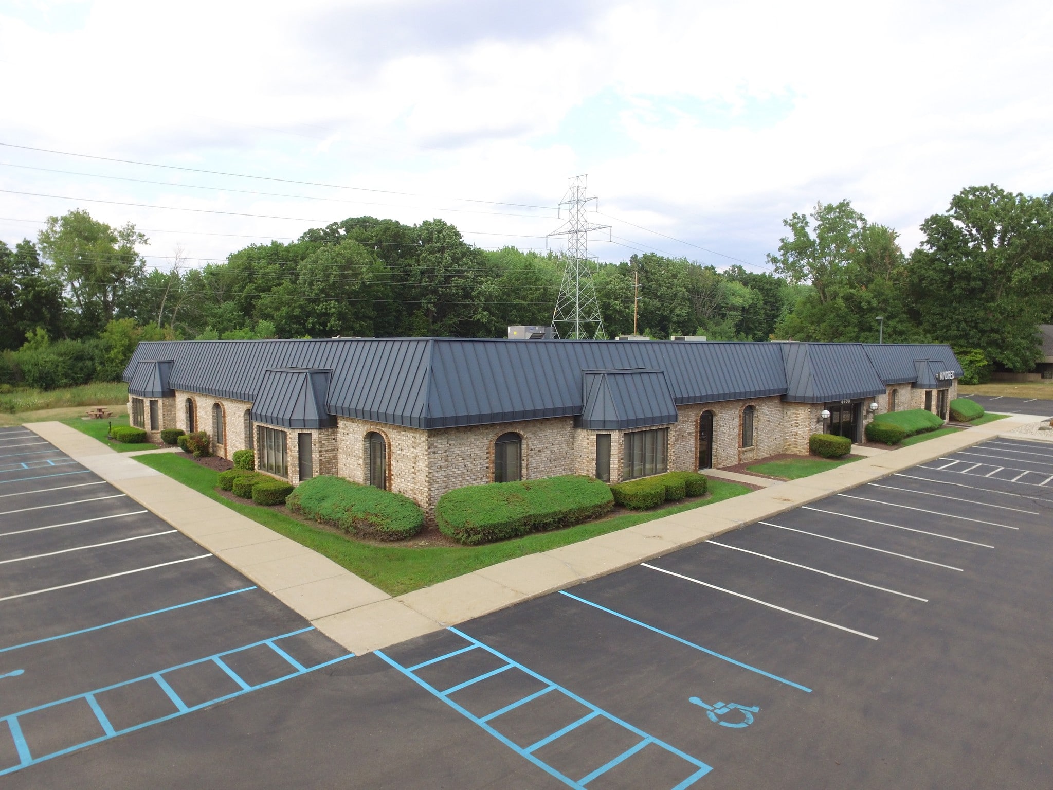 4458 Oakbridge Dr, Flint, MI for lease Building Photo- Image 1 of 3