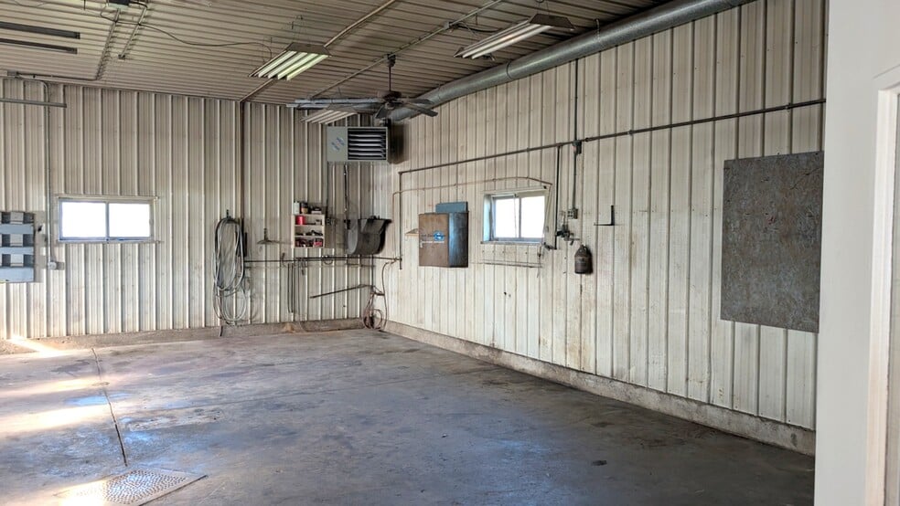 139 2nd St, Reedsville, WI à vendre - Photo du bâtiment - Image 3 de 24