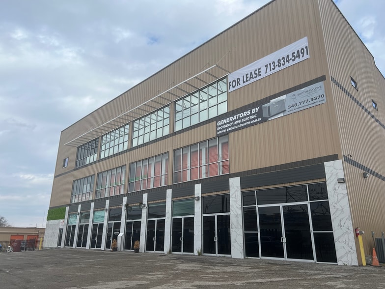 6140 N Sam Houston Pky W, Houston, TX for lease - Building Photo - Image 1 of 15