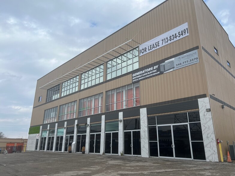 6140 N Sam Houston Pky W, Houston, TX à louer - Photo du bâtiment - Image 1 de 15
