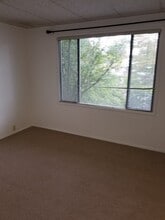 1727 4th Ave E, Olympia, WA à louer Photo intérieure- Image 2 de 7