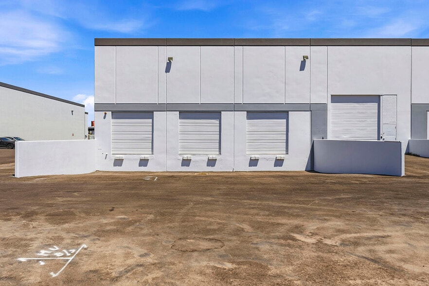 2246 S Central Ave, Phoenix, AZ for lease - Building Photo - Image 3 of 10