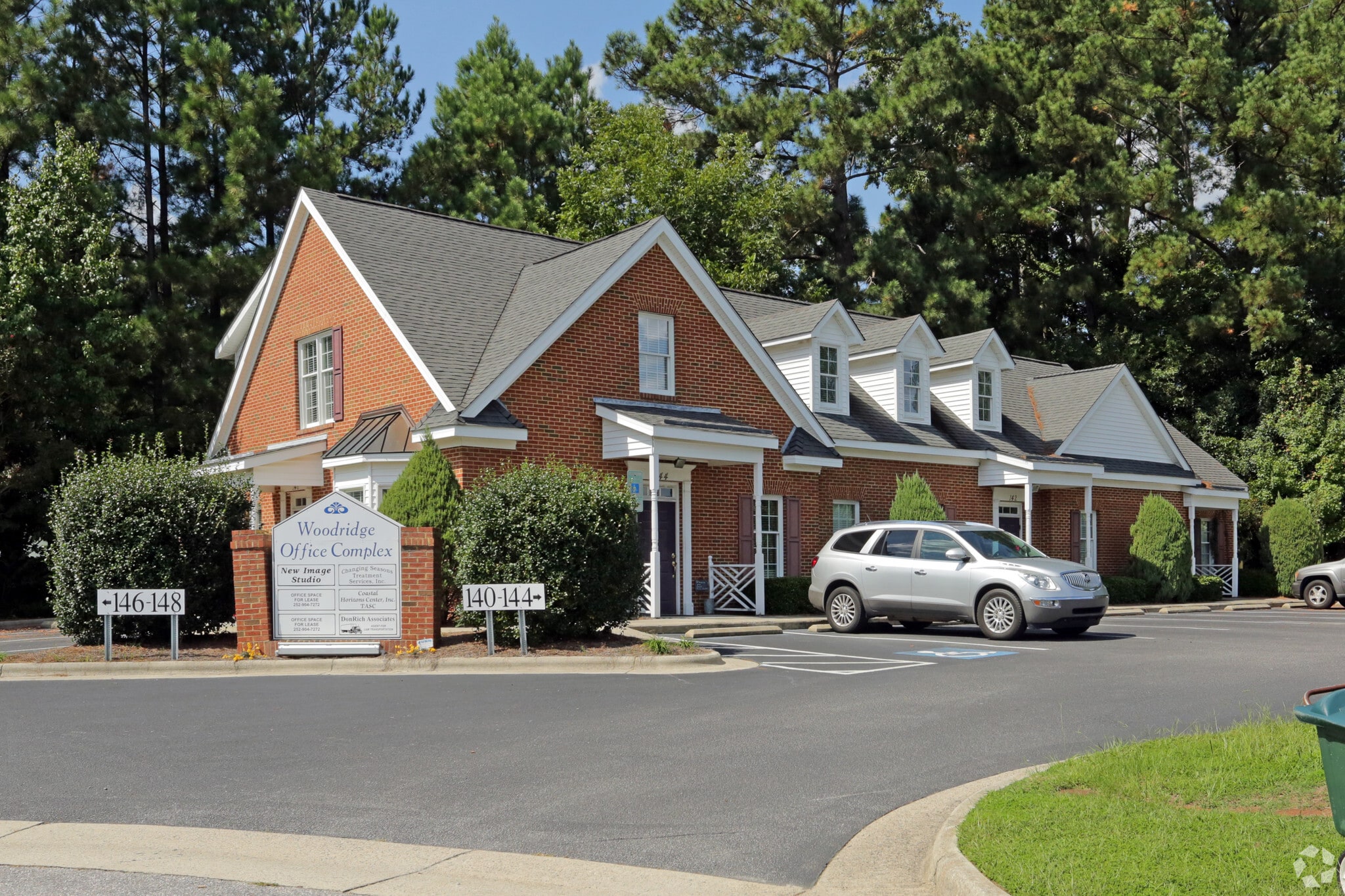 140-148 Woodridge Ct, Rocky Mount, NC for sale Building Photo- Image 1 of 8