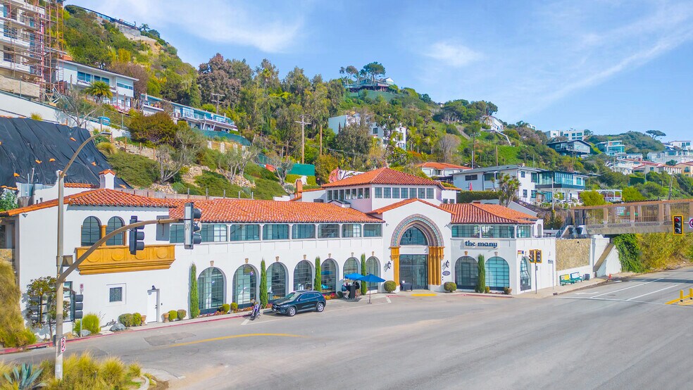 17575 Pacific Coast Hwy, Pacific Palisades, CA à louer - Photo du bâtiment - Image 2 de 11