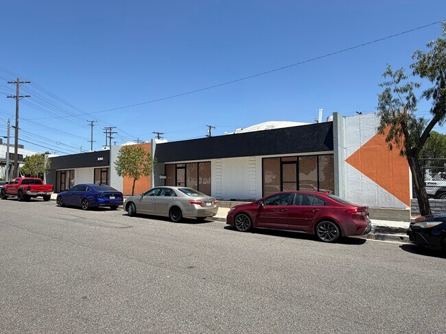More details for 3014 Floyd St, Burbank, CA - Industrial for Sale