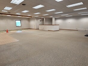 100 E Sunset Dr, Waukesha, WI for lease Interior Photo- Image 2 of 39