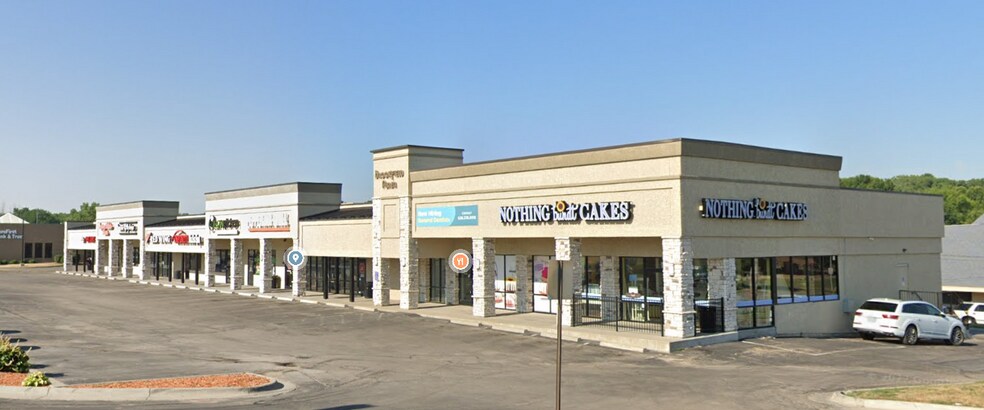 2121 SW Wanamaker Rd, Topeka, KS à louer - Photo du bâtiment - Image 2 de 5