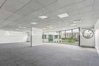 17 Rue Paul Dautier, Vélizy-Villacoublay for lease Interior Photo- Image 1 of 6