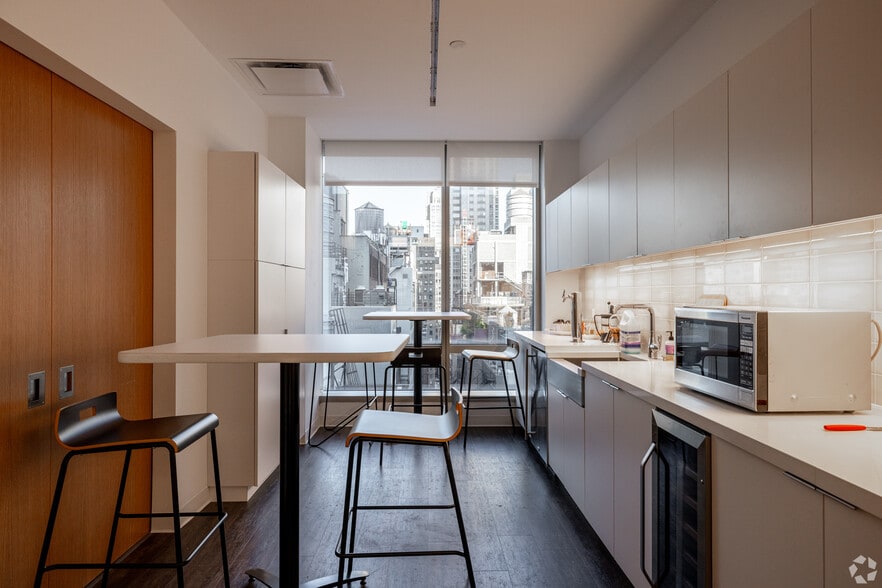 420 Fifth Ave, New York, NY for lease - Building Photo - Image 2 of 25