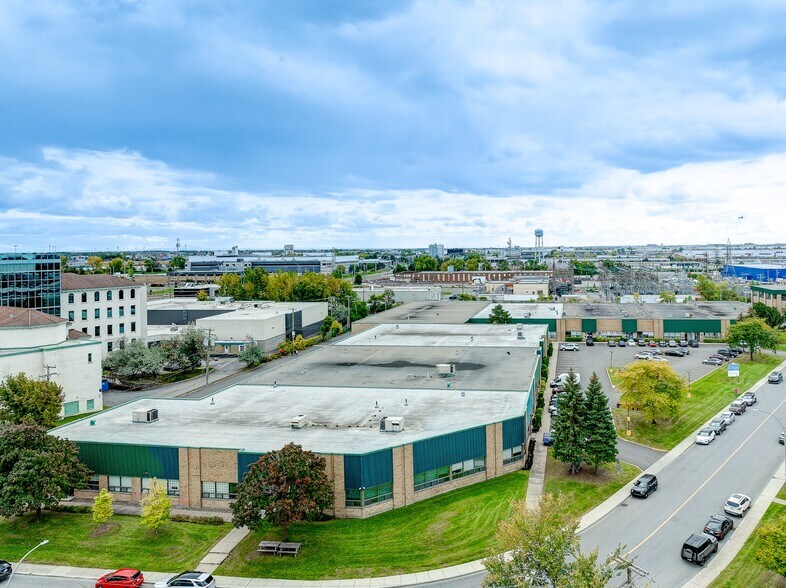 340-380 Rue Isabey, Montréal, QC à louer - Photo du bâtiment - Image 2 de 15