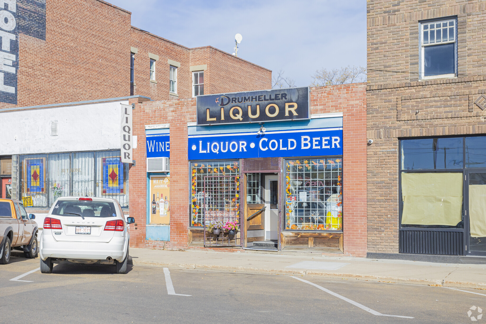 40 S Railway Av, Drumheller, AB for sale Primary Photo- Image 1 of 3