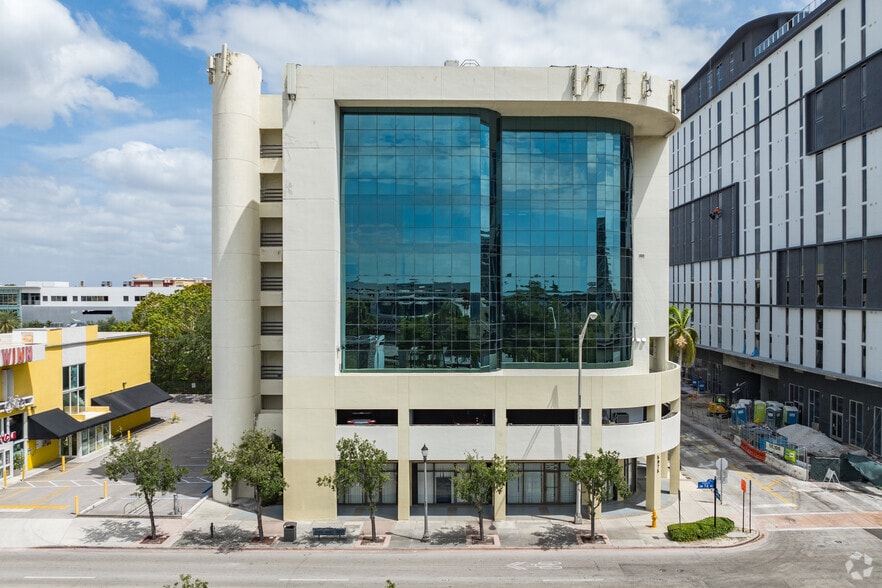 5975 Sunset Dr, Miami, FL for lease - Building Photo - Image 2 of 26