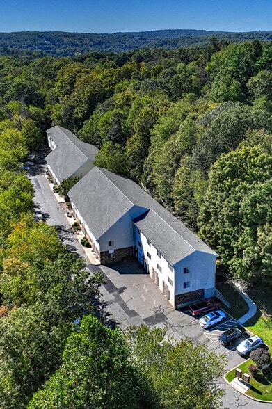 36 Chatfield St, Seymour, CT à vendre - Photo principale - Image 1 de 1