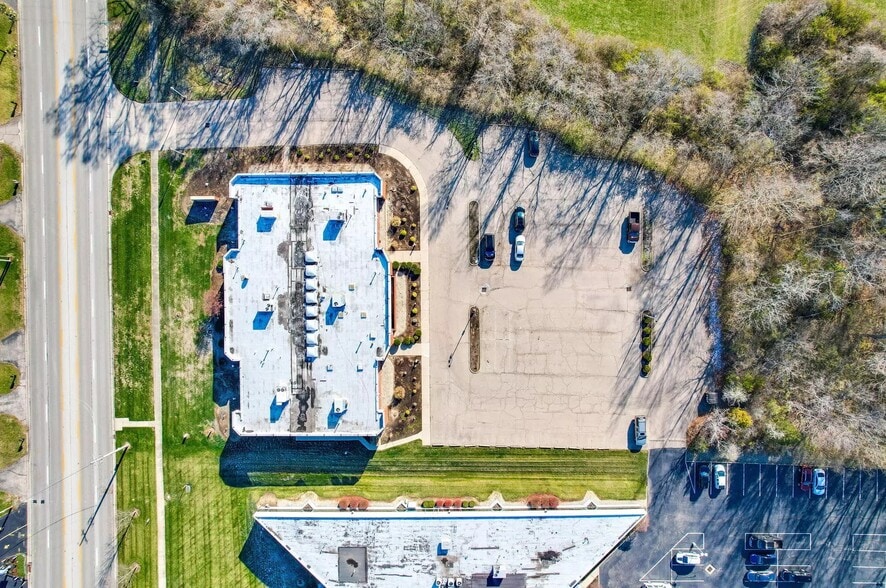 7111 N Main St, Dayton, OH for lease - Building Photo - Image 3 of 20