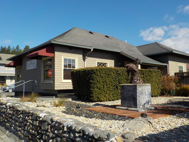 755 12th St, Fortuna, CA à vendre - Photo du bâtiment - Image 1 de 30