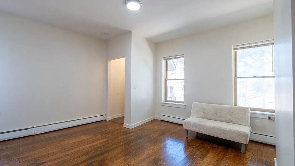 363-369 Liberty st, Newburgh, NY à vendre - Photo intérieure - Image 3 de 6