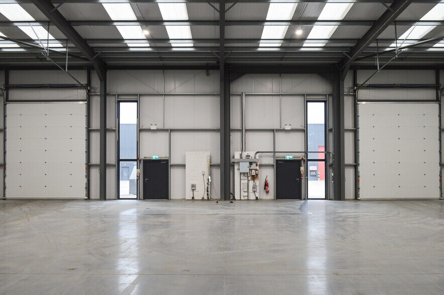 Roebuck Way, Milton Keynes à louer - Photo du bâtiment - Image 3 de 4