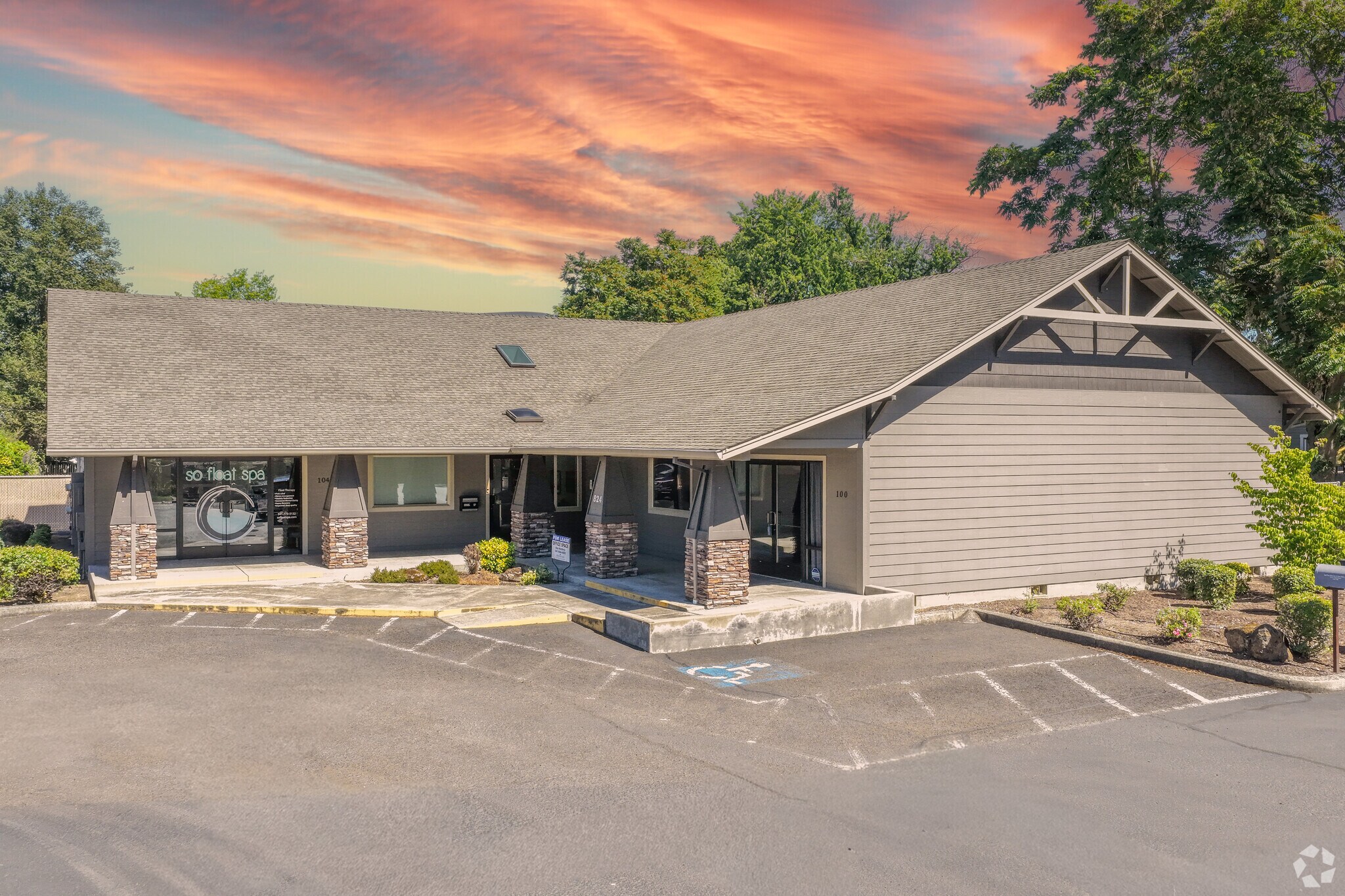 824 E Main St, Medford, OR for lease Primary Photo- Image 1 of 6