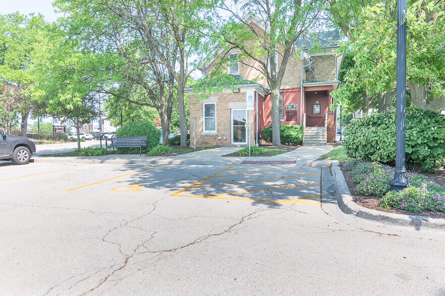 Portfolio of 3 assets in Schaumburg, IL portefeuille de 3 propriétés à vendre sur LoopNet.ca - Photo du bâtiment - Image 3 de 13