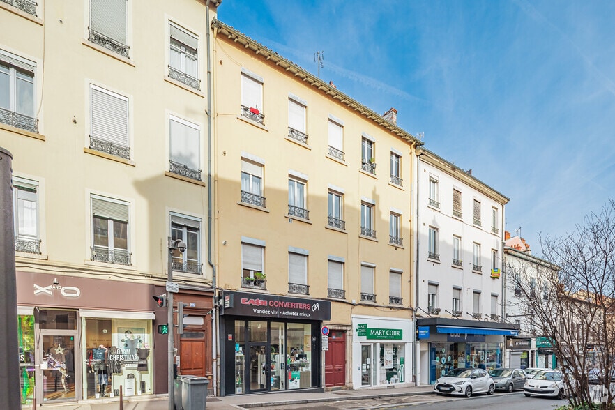 Commerce de détail dans Oullins à louer - Photo principale - Image 1 de 2