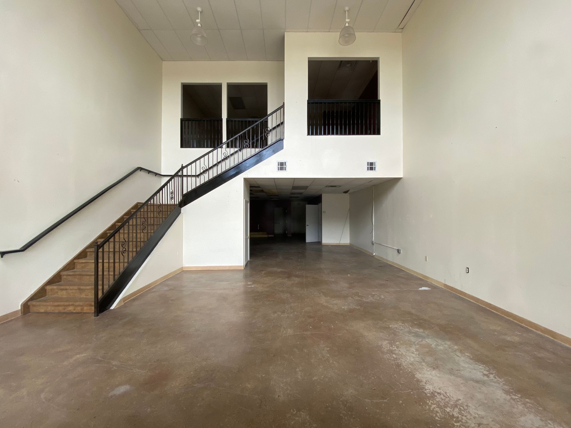 455-499 W Harwood Rd, Hurst, TX for lease Interior Photo- Image 1 of 1