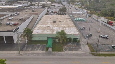 1820 NE 146th St, Miami, FL à louer Photo intérieure- Image 2 de 17