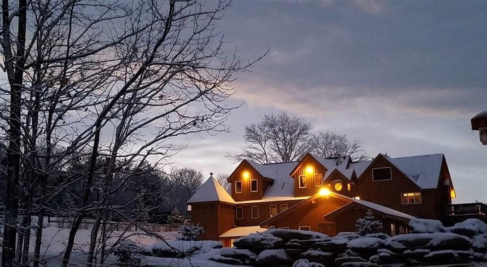 218 NY-296, Windham, NY à vendre - Photo du bâtiment - Image 3 de 236