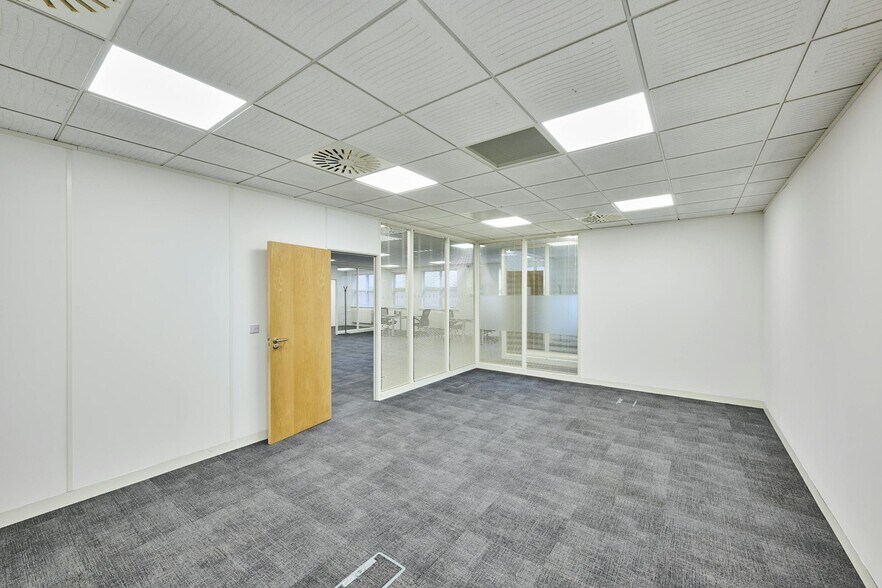 17 High St, Henley-In-Arden à louer - Photo du bâtiment - Image 3 de 10