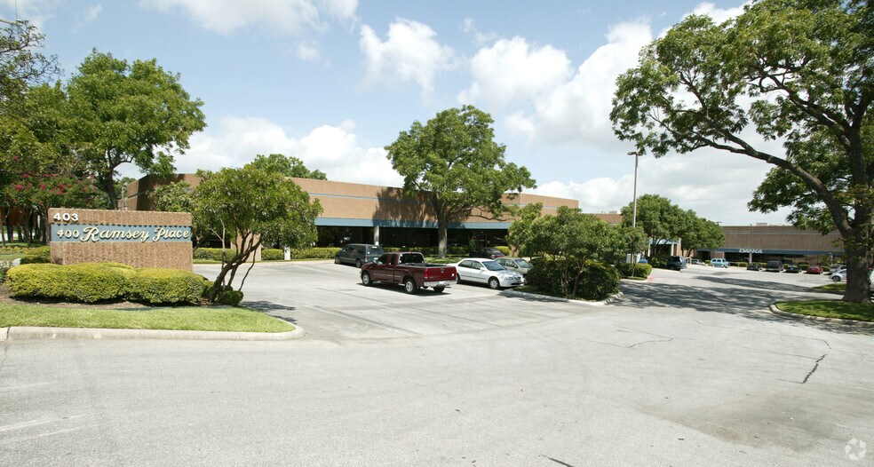400 E Ramsey Rd, San Antonio, TX à louer - Photo du bâtiment - Image 2 de 14