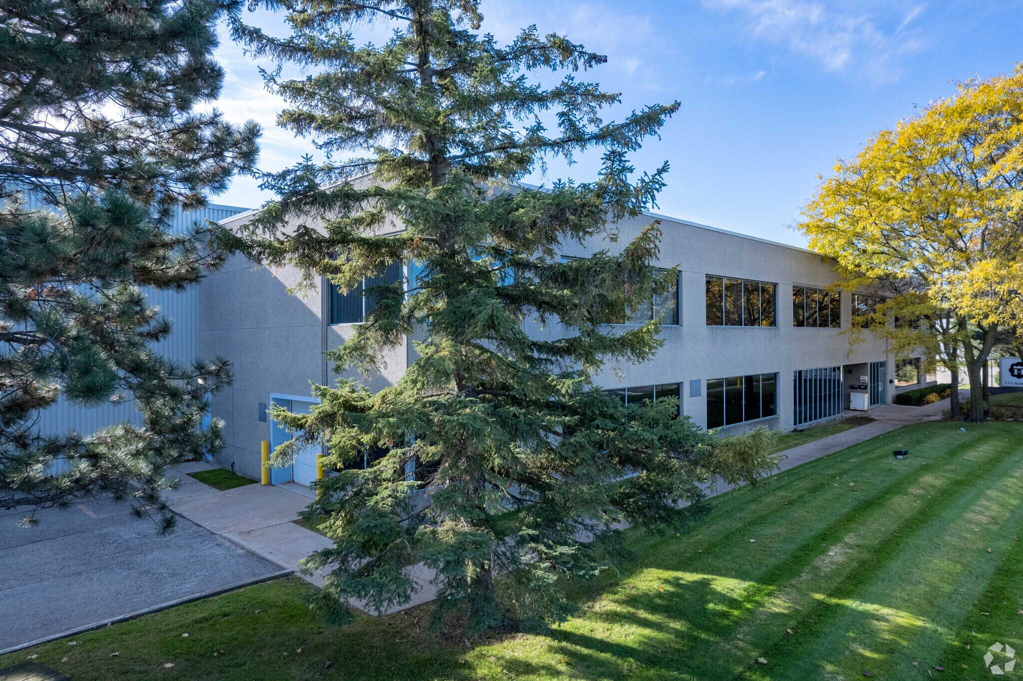 777 Supertest Rd, Toronto, ON à vendre Photo principale- Image 1 de 1