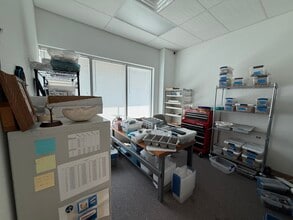 188 Triple Diamond Blvd, Nokomis, FL for lease Interior Photo- Image 2 of 7