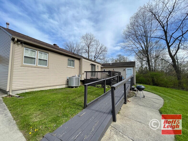 278 S Cleveland Massillon Rd, Akron, OH à vendre - Photo du bâtiment - Image 2 de 47