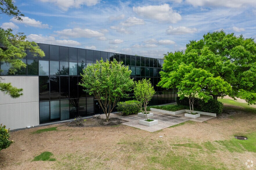 3750 Briarpark Dr, Houston, TX for lease - Building Photo - Image 2 of 6