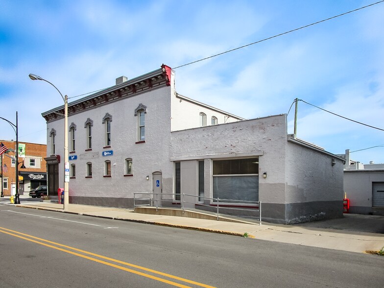 116 N Main St, Kendallville, IN à louer - Photo du bâtiment - Image 3 de 8