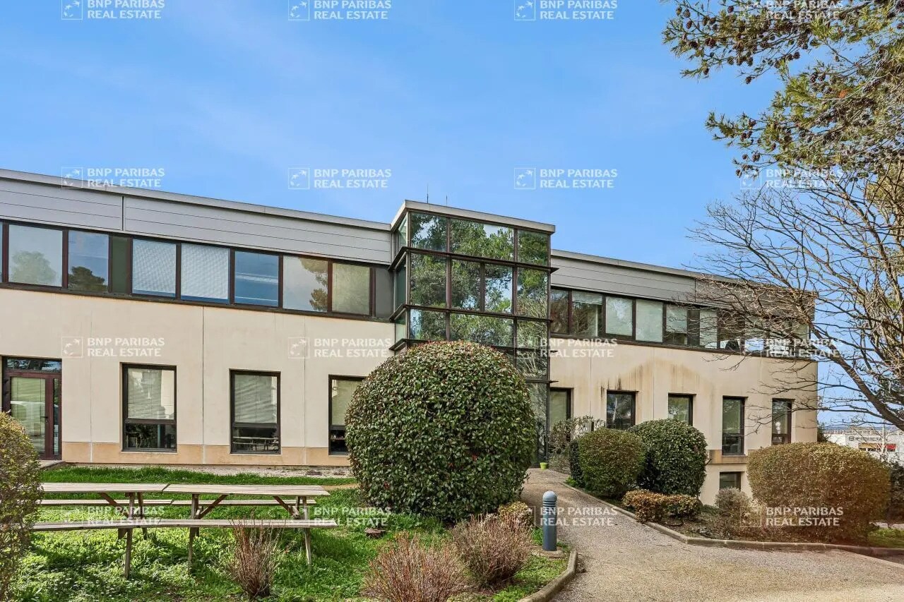 Office in Aix-en-Provence for lease Building Photo- Image 1 of 15