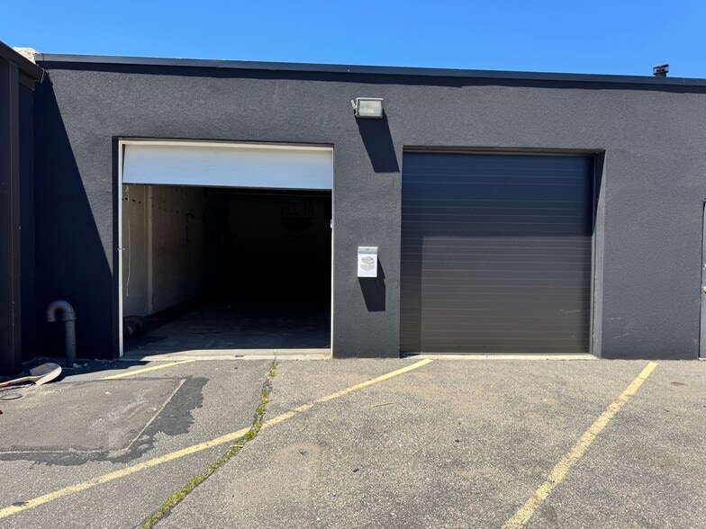 32 Allen Blvd, Farmingdale, NY à louer - Photo du bâtiment - Image 3 de 9